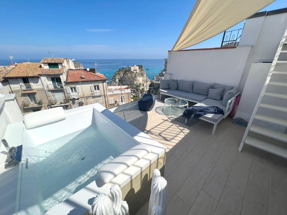 Luxury In The Heart Of Tropea- Residenza Aqualaguna Tropea